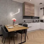 Modern With Ac & Parking In By Renters Daire Wroclaw