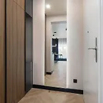 Daire Modern With Ac & Parking In By Renters *