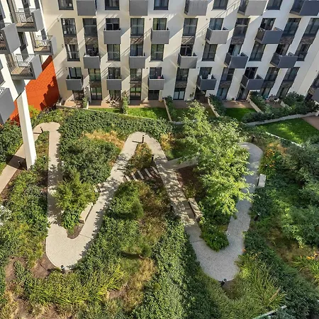 Lägenhet Modern With Ac & Parking In By Renters