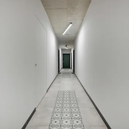 Modern With Ac & Parking In By Renters * ヴロツワフ