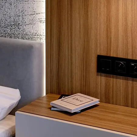 Modern With Ac & Parking In By Renters * ヴロツワフ