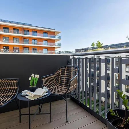 Modern With Ac & Parking In By Renters Daire Wroclaw